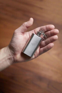 Gentlemen's Hardware Mini Hip Flask Keyring -Outdoor Camping b49a390168 8989 c