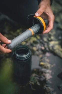 LIFESYSTEMS Water Filter & Purifer Water Bottle -Outdoor Camping b4kj390054 7026 h