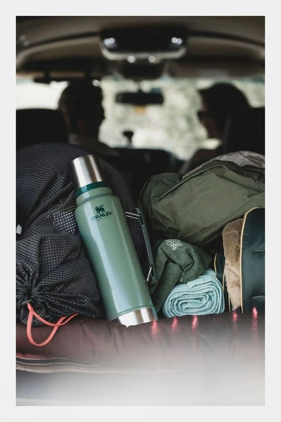 Stanley Classic Vacuum Bottle - 1L 5 Stanley Classic Vacuum Bottle - 1L - Image 3