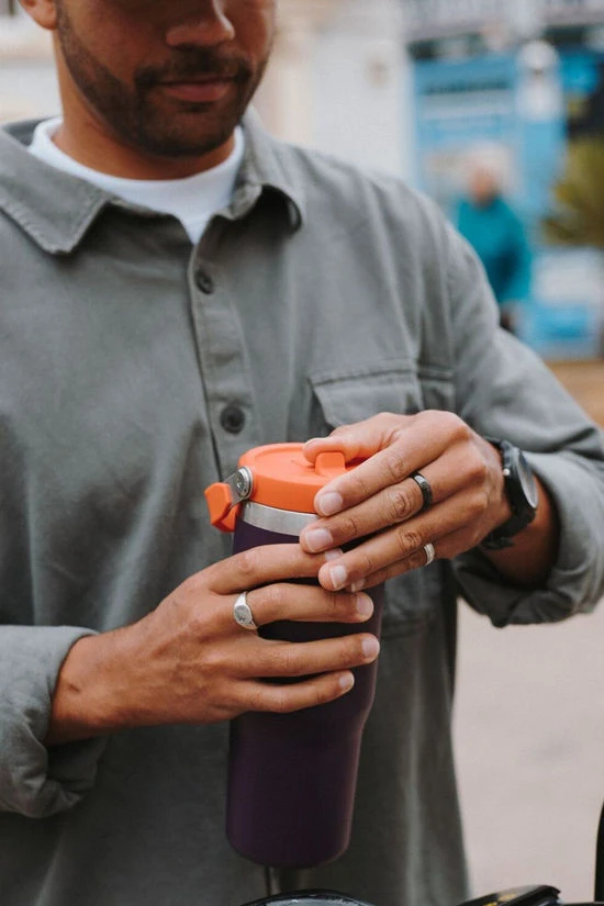 Stanley Classic Iceflow Flip Straw Tumbler - 890ml 6 Stanley Classic Iceflow Flip Straw Tumbler - 890ml - Image 4