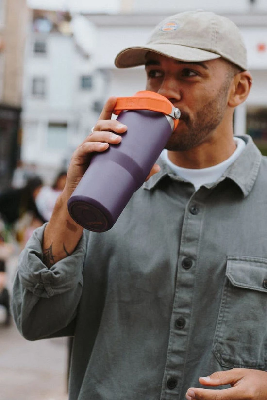 Stanley Classic Iceflow Flip Straw Tumbler - 890ml 7 Stanley Classic Iceflow Flip Straw Tumbler - 890ml - Image 5